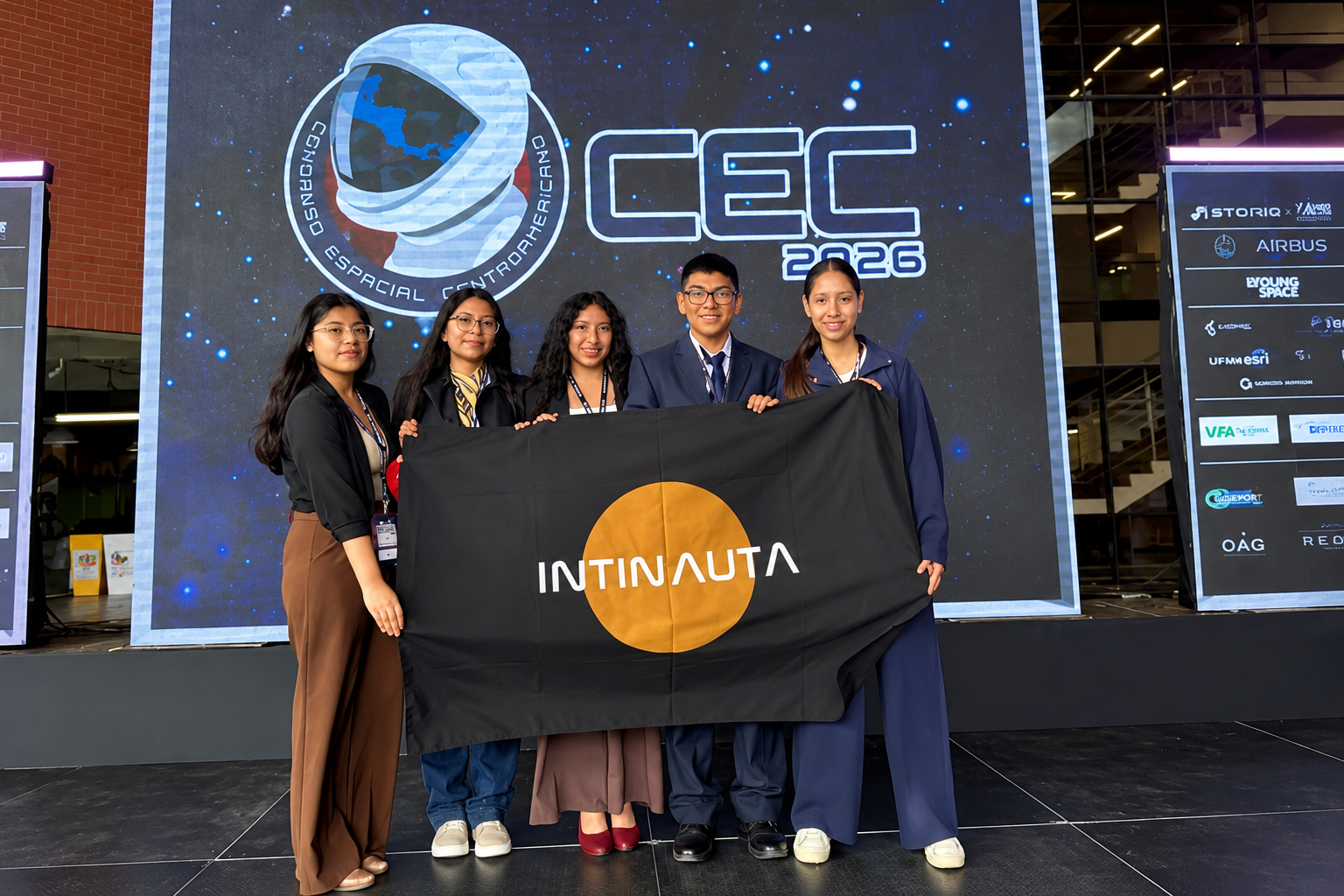 Escolares peruanos de 16 años destacan en Guatemala con innovadores proyectos de investigación espacial