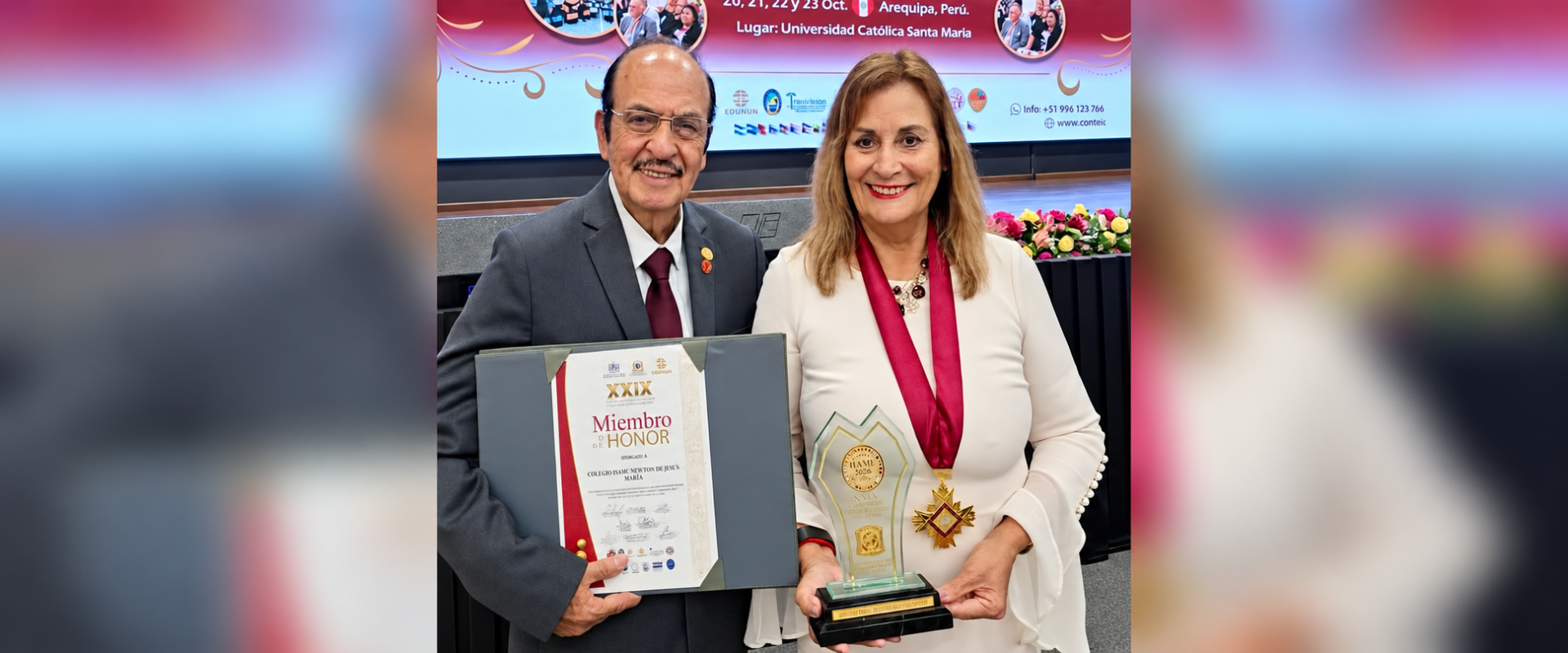 Colegio Newton de Jesús María recibe reconocimientos en cumbre internacional de excelencia educativa en Arequipa